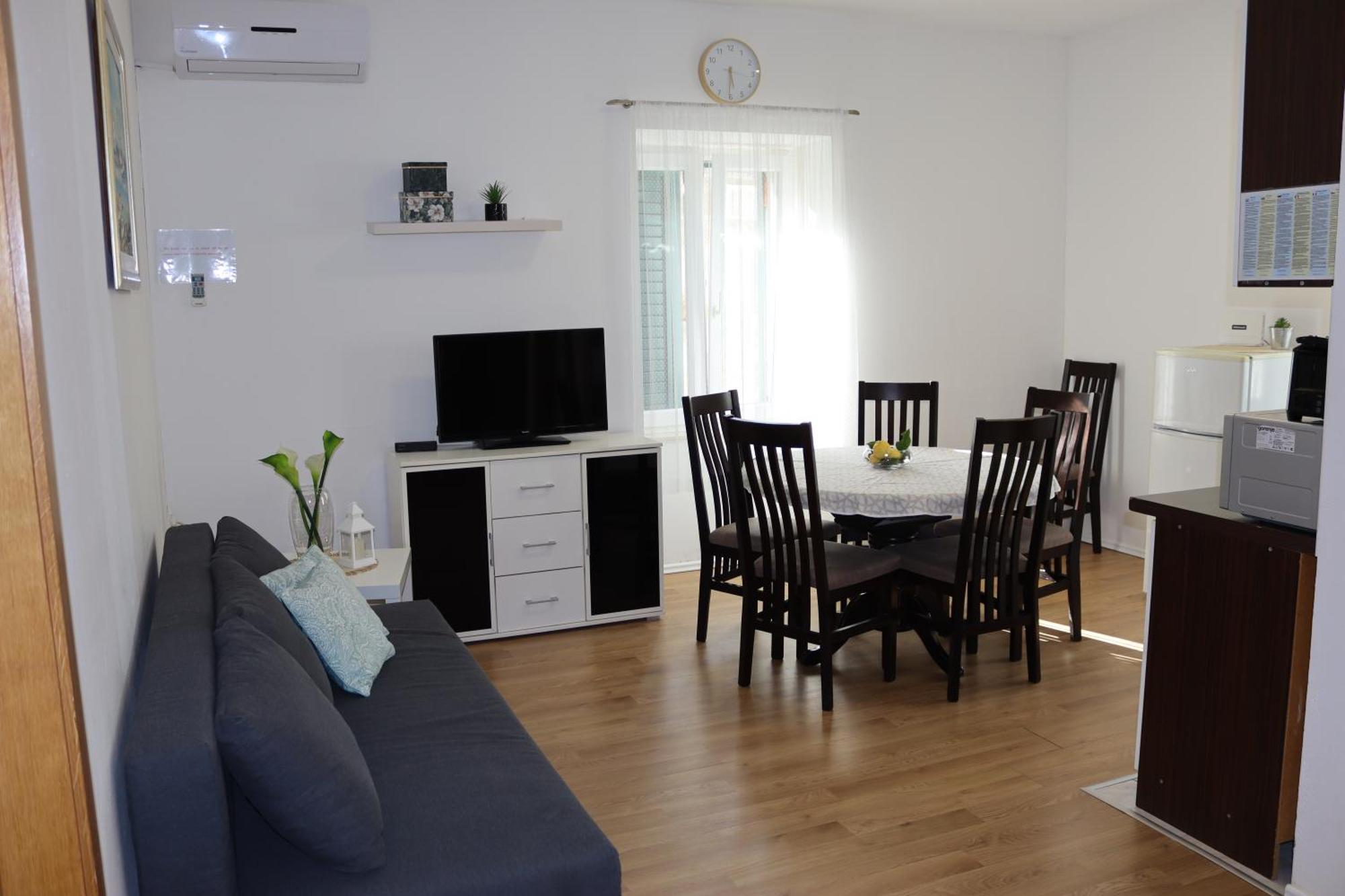 Apartment Cetina *